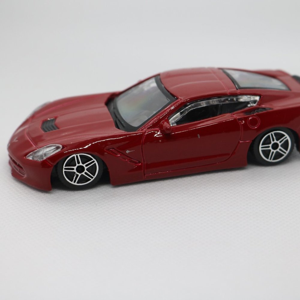burago 2014 Corvette Stingray this is not a friction car 1/43 scale